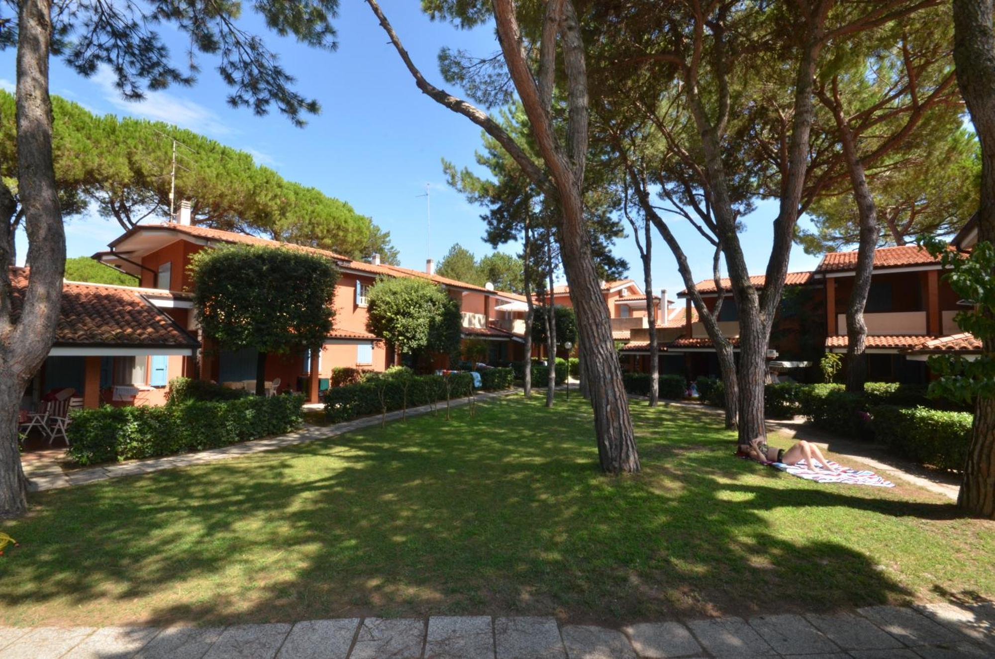 Villaggio Euro Residence Club Бибионе Экстерьер фото